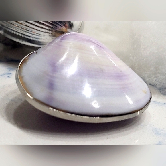 VINTAGE Clam Shell Pendant - Picture 11 of 11